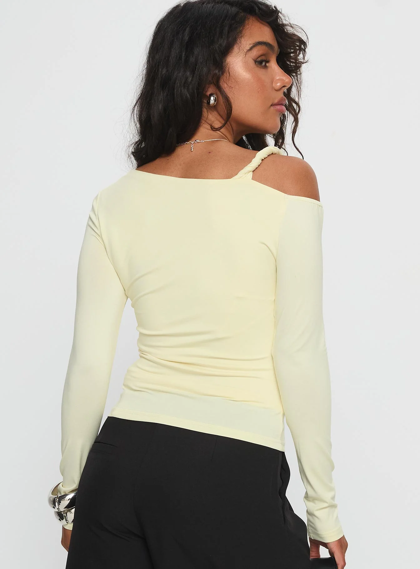 Aesha Twist Detail Long Sleeve Top Butter - Image 4