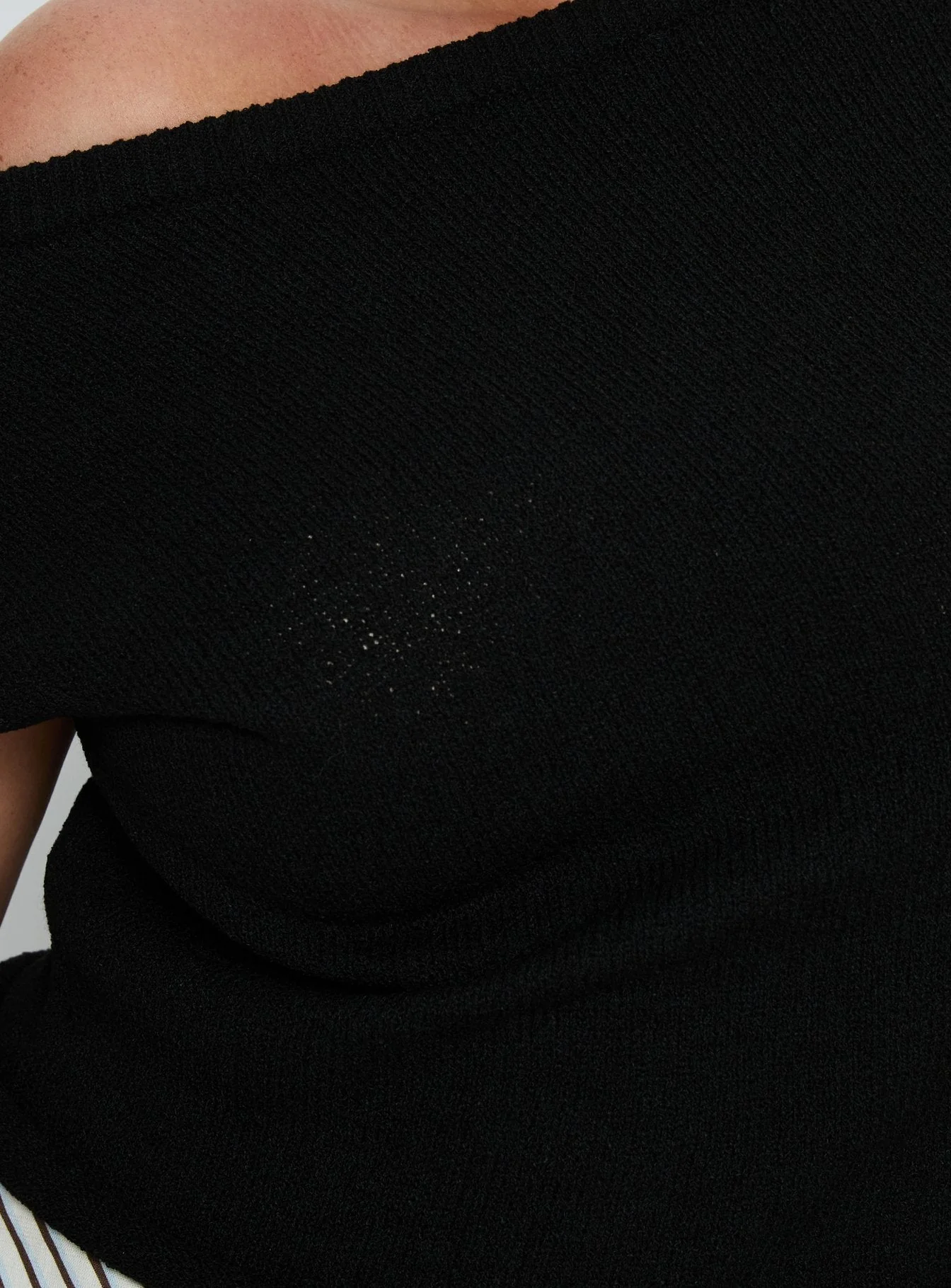 Ashfield Off Shoulder Top Black Curve - Image 6
