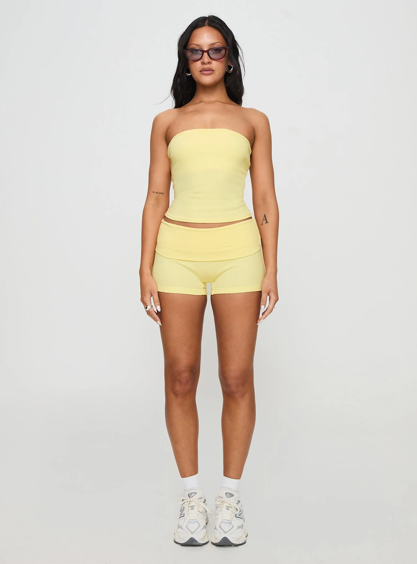 Baseline Low Rise Rib Shorts Yellow - Image 7
