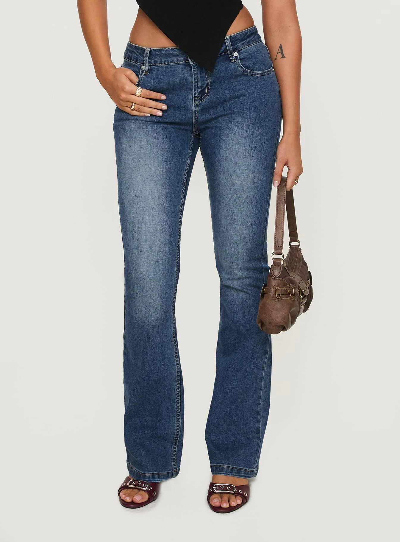 Bethany Low Rise Bootleg Jeans Mid Wash - Image 2