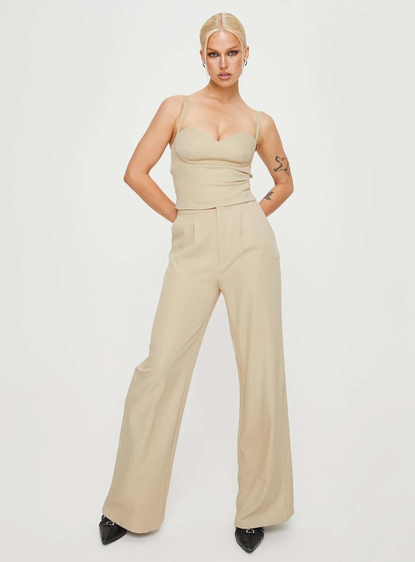 Briana Set Beige - Image 2