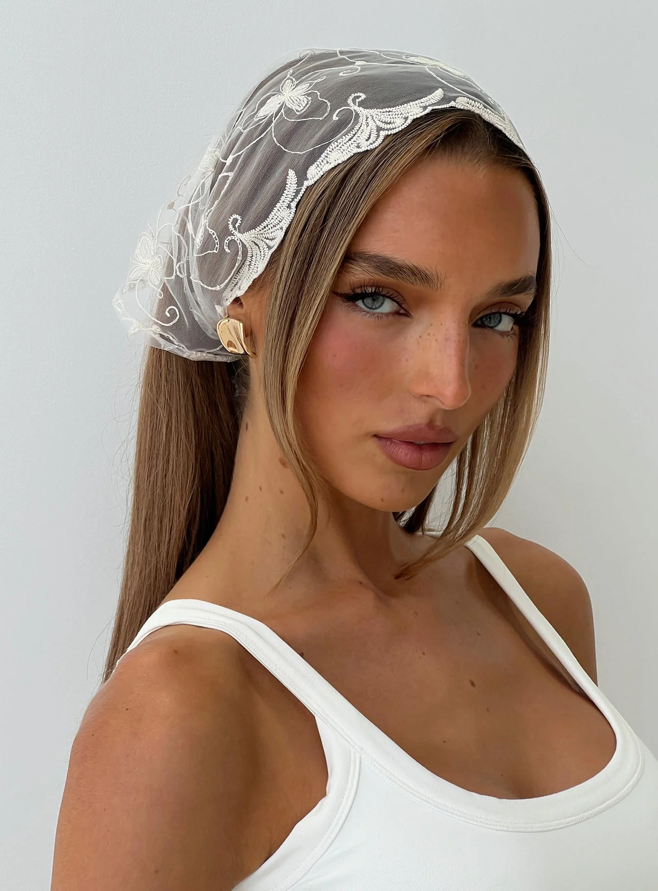 Brigette Lace Bandana White - Image 5