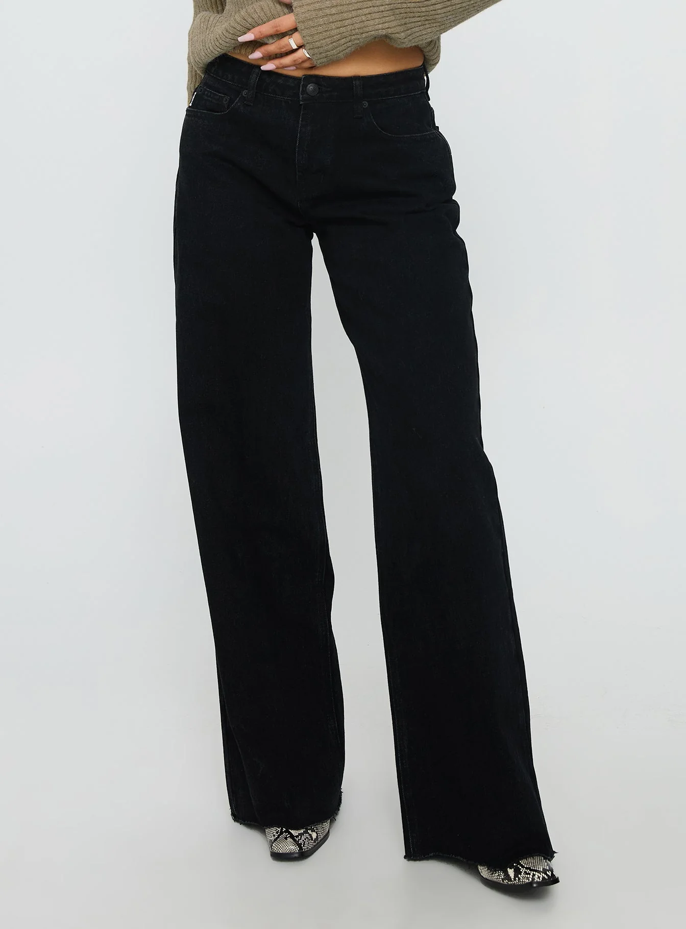 Darla Low Rise Straight Leg Jeans Washed Black - Image 2