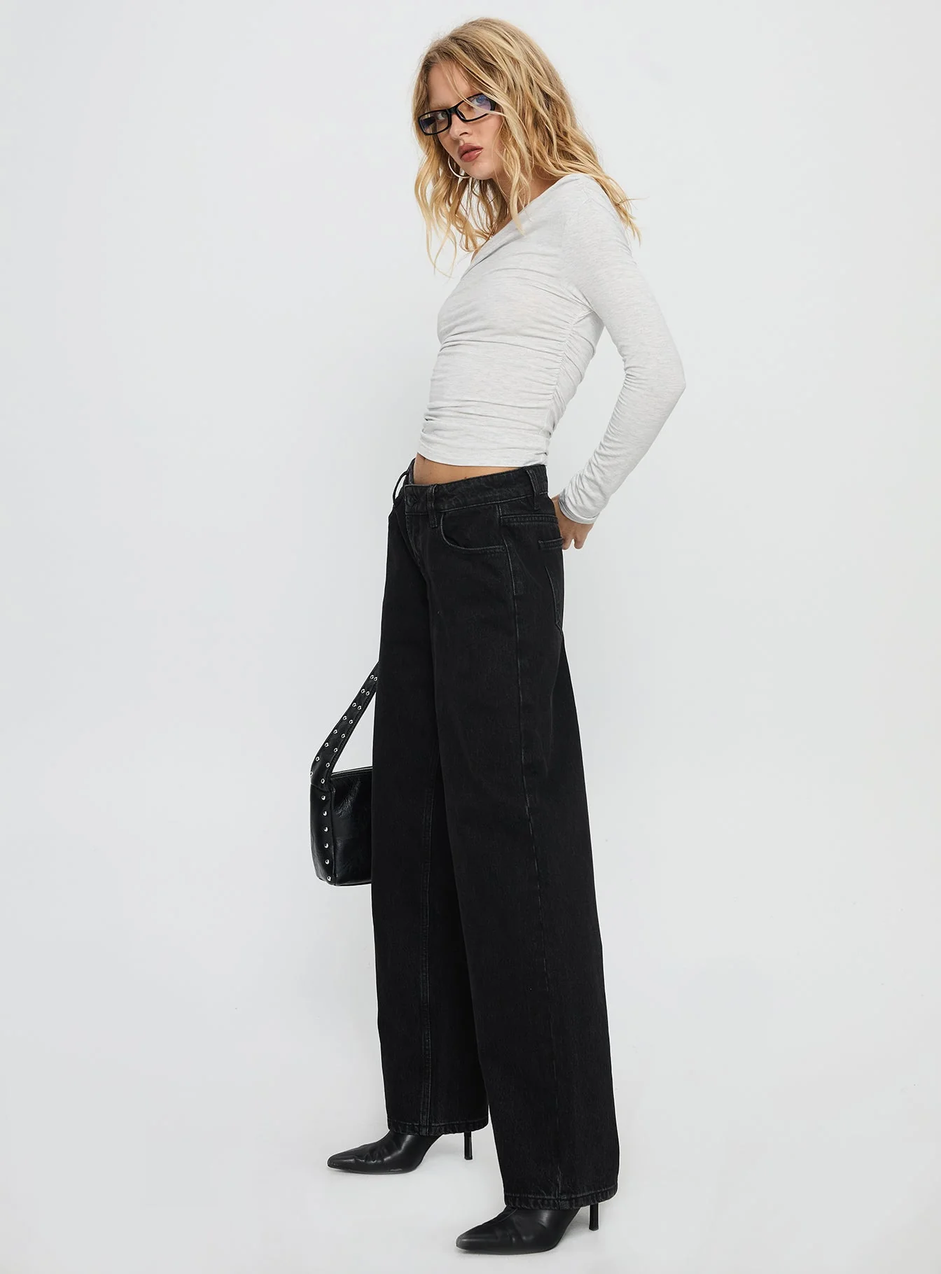 Ellanor Low Rise Straight Leg Jeans Washed Black Petite - Image 5