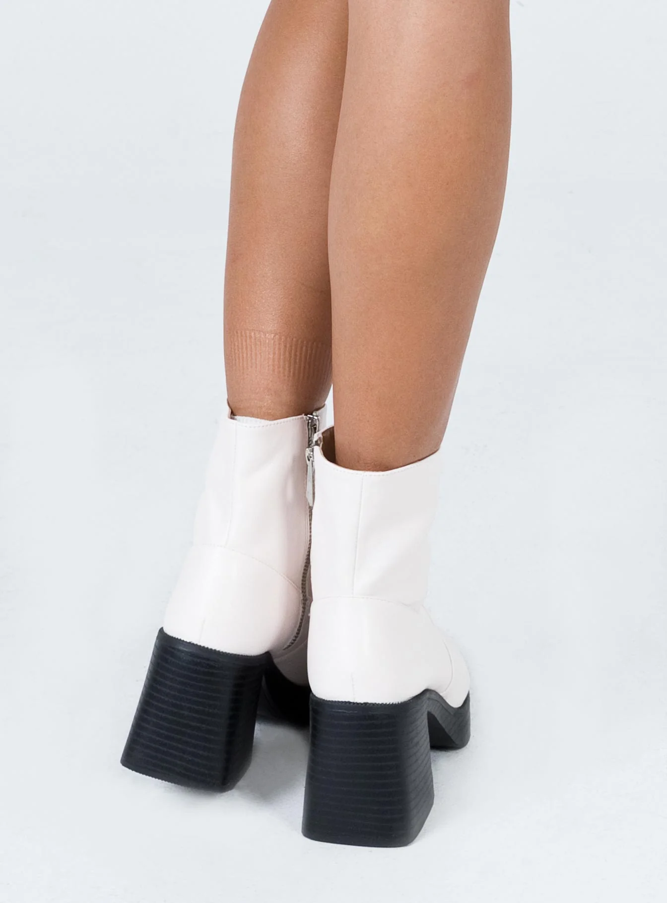Halo Boots Cream - Image 4