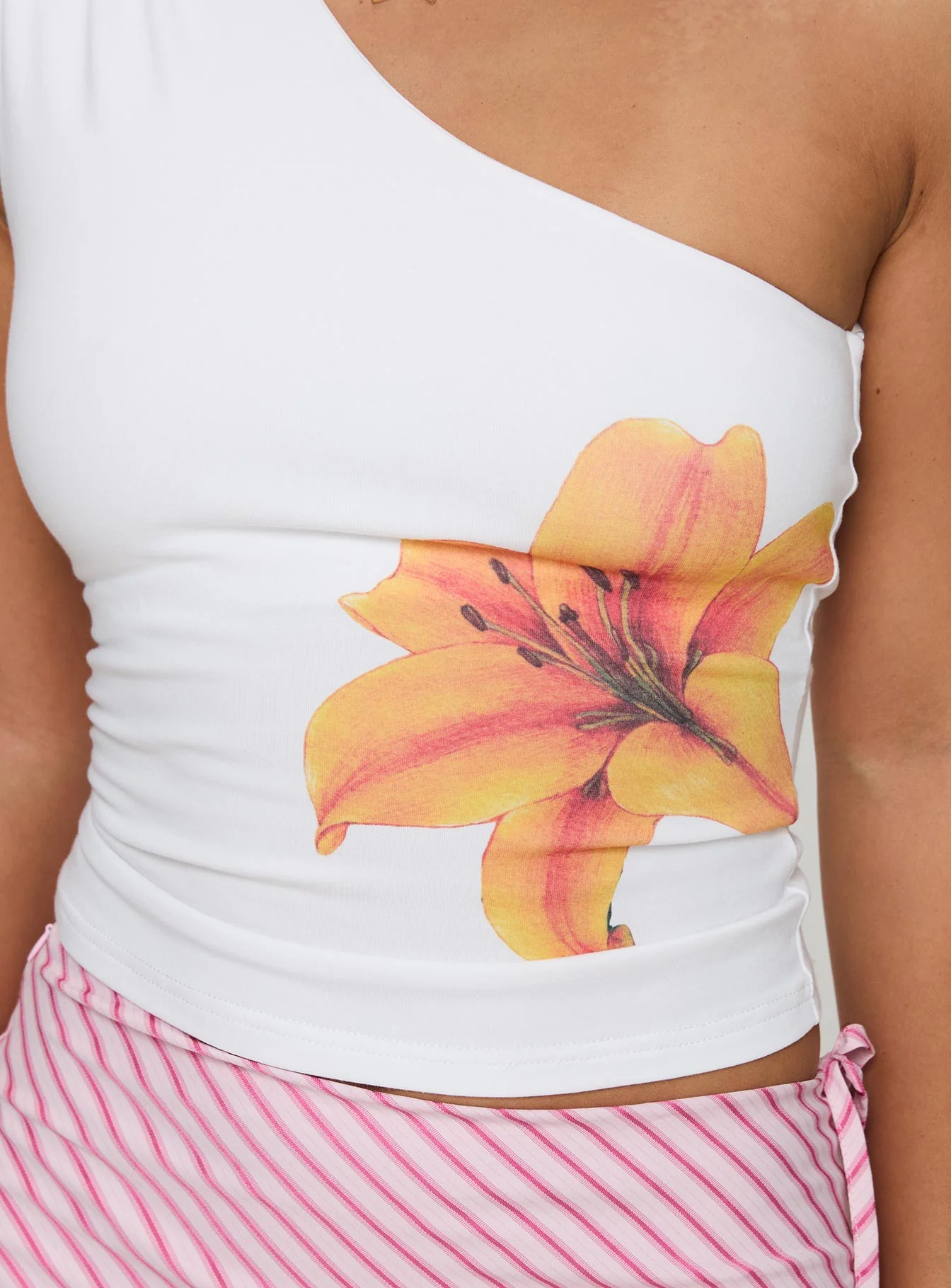 Huxlee One Shoulder Top White Floral - Image 6