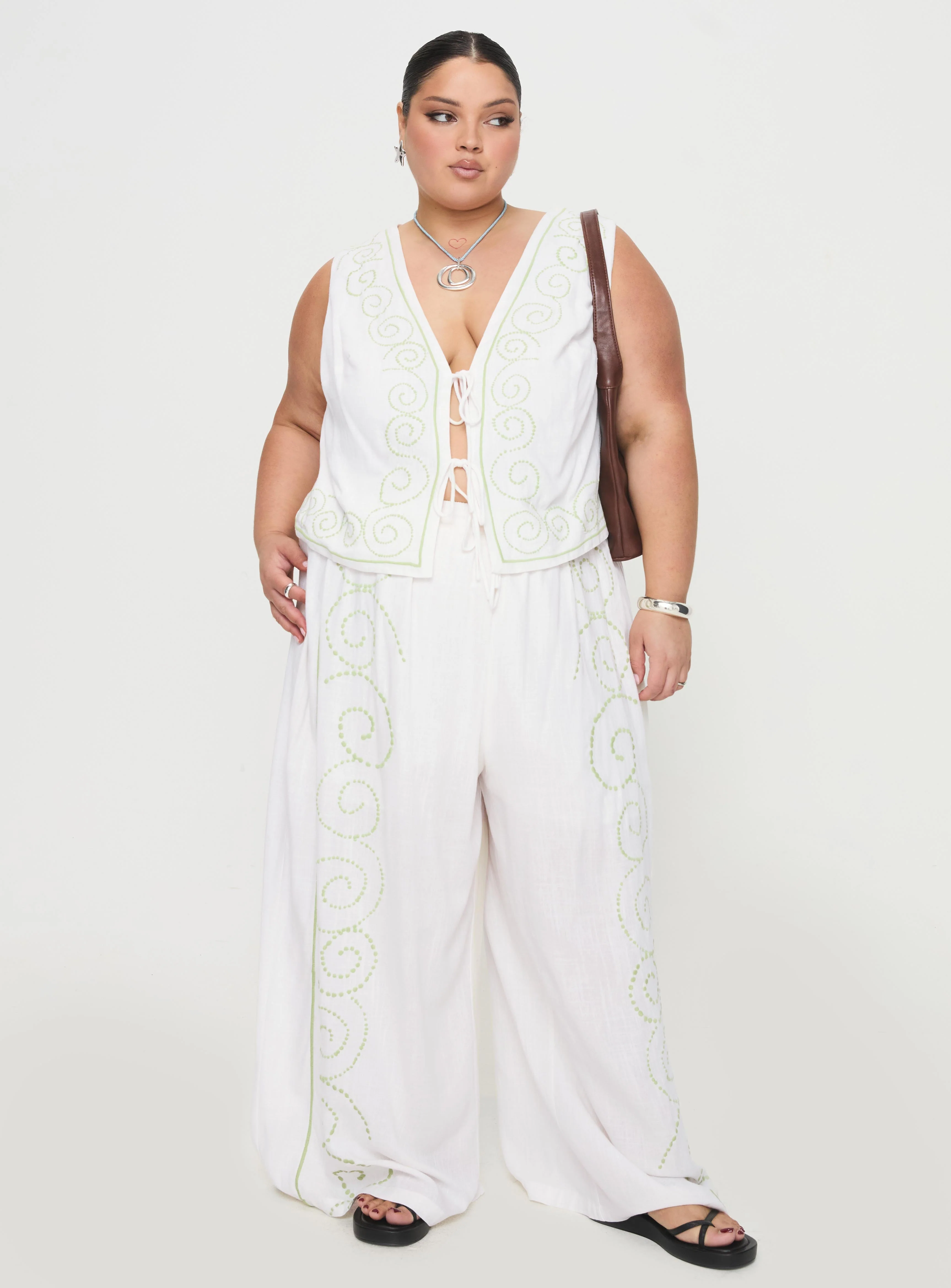 Kindred Tie Top White / Green Curve - Image 3