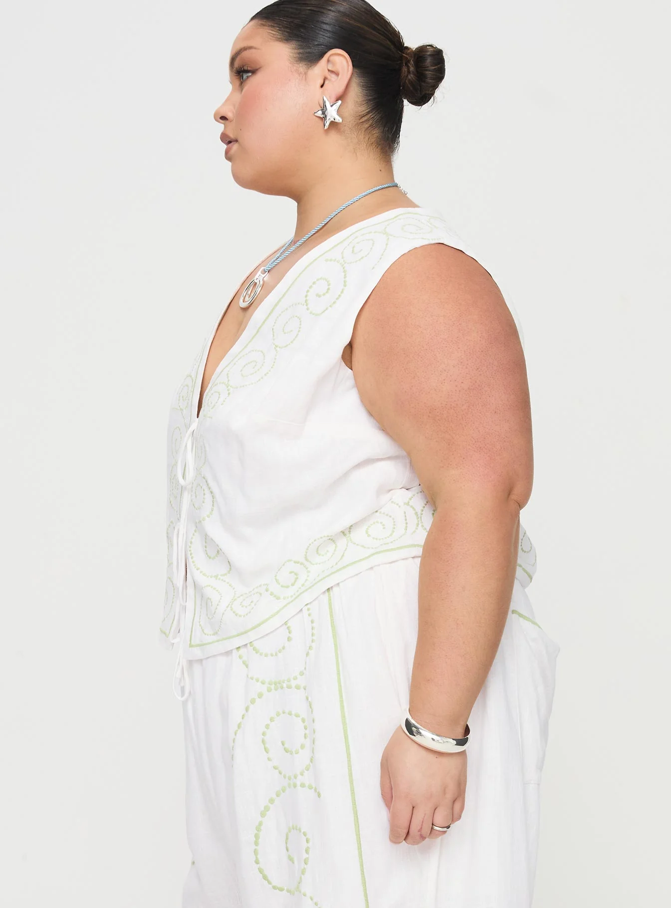 Kindred Tie Top White / Green Curve - Image 4