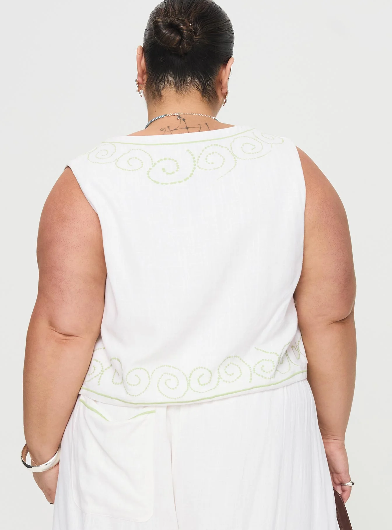 Kindred Tie Top White / Green Curve - Image 5
