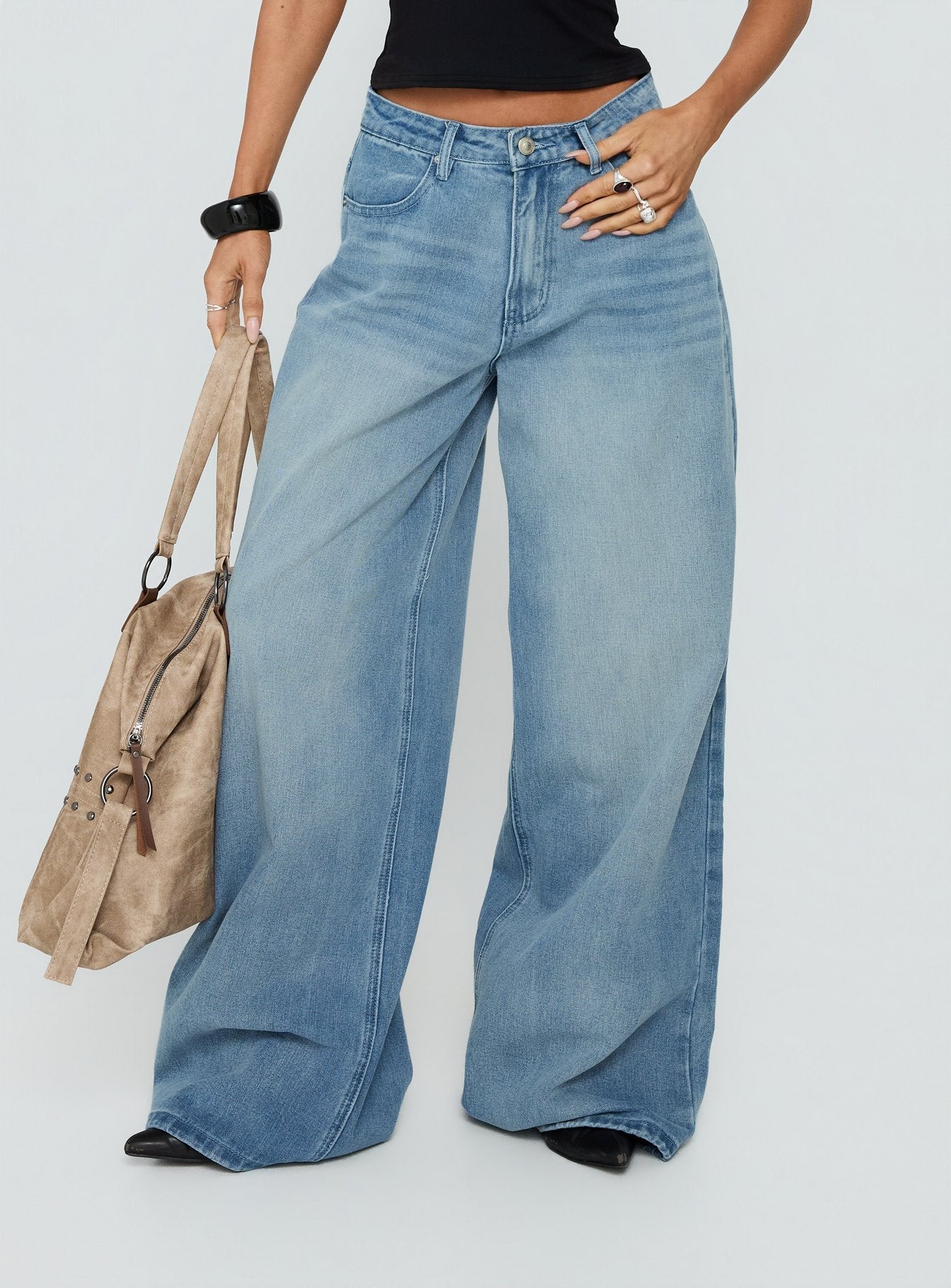 Naylor Mid Rise Wide Leg Jeans Light Blue Wash - Image 2