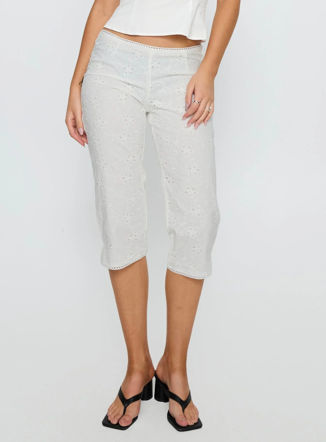 Pamella Anglaise Capri Pant White - Image 2