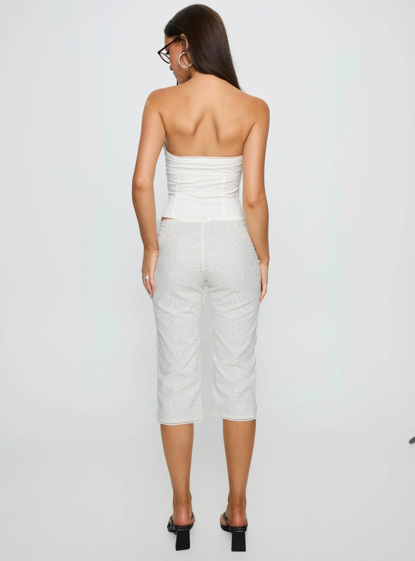 Pamella Anglaise Capri Pant White - Image 5