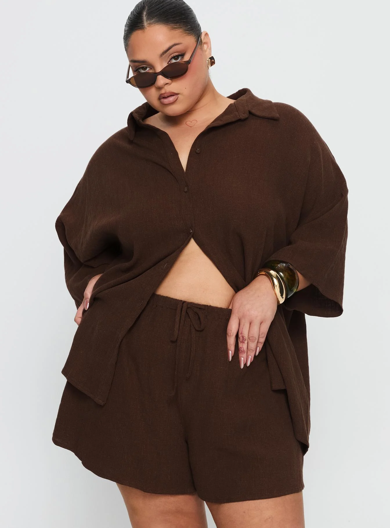 Peni Drawstring Linen Shorts Chocolate Curve - Image 2