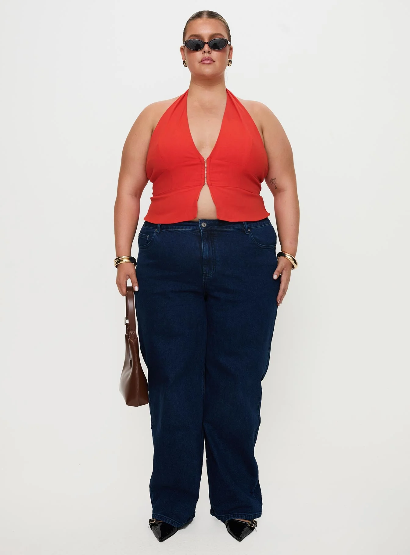 Pleasing Top Red Curve - Image 7