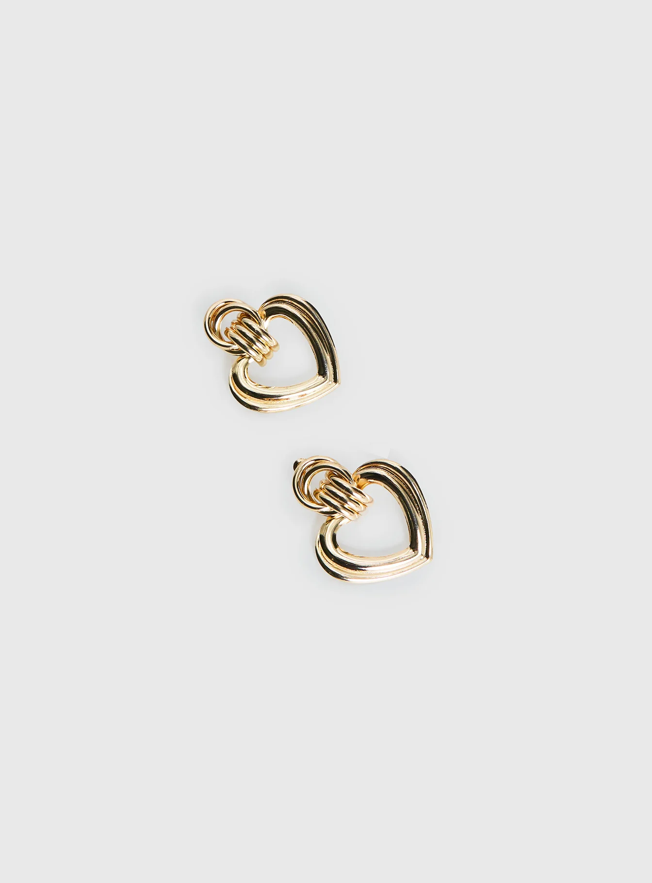 Prioritise Heart Linked Earrings Gold - Image 3