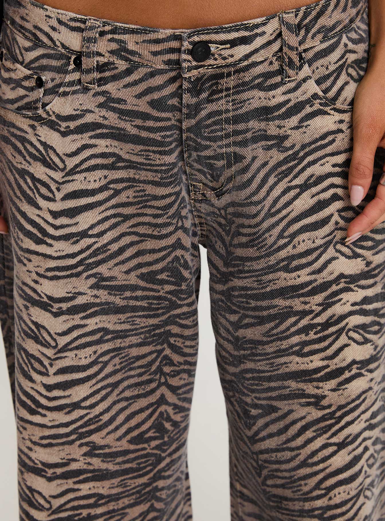 Radical Low Rise Baggy Jeans Tiger - Image 6