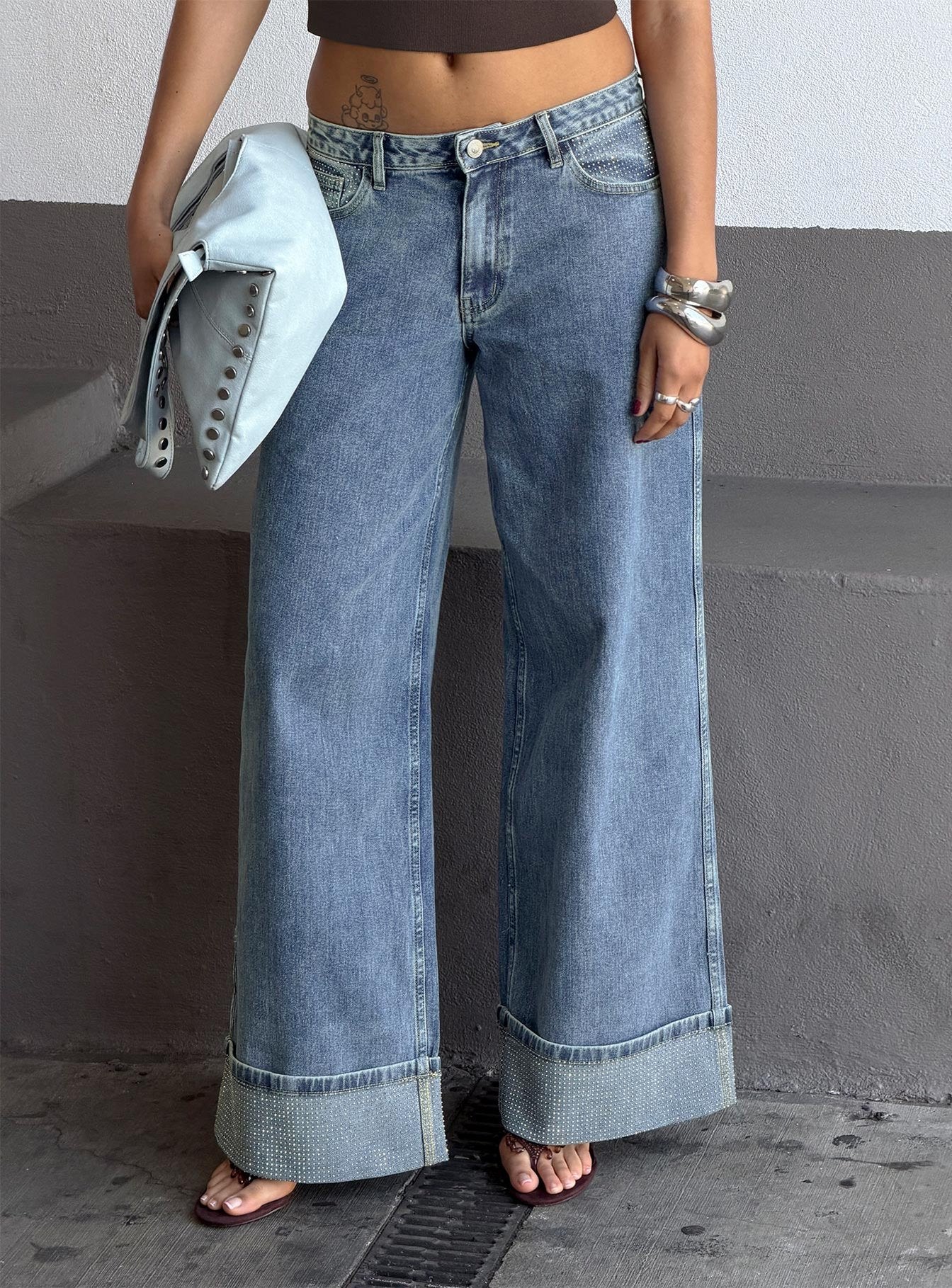 Ramos Diamante Low Rise Wide Leg Jeans Washed Mid Blue - Image 10