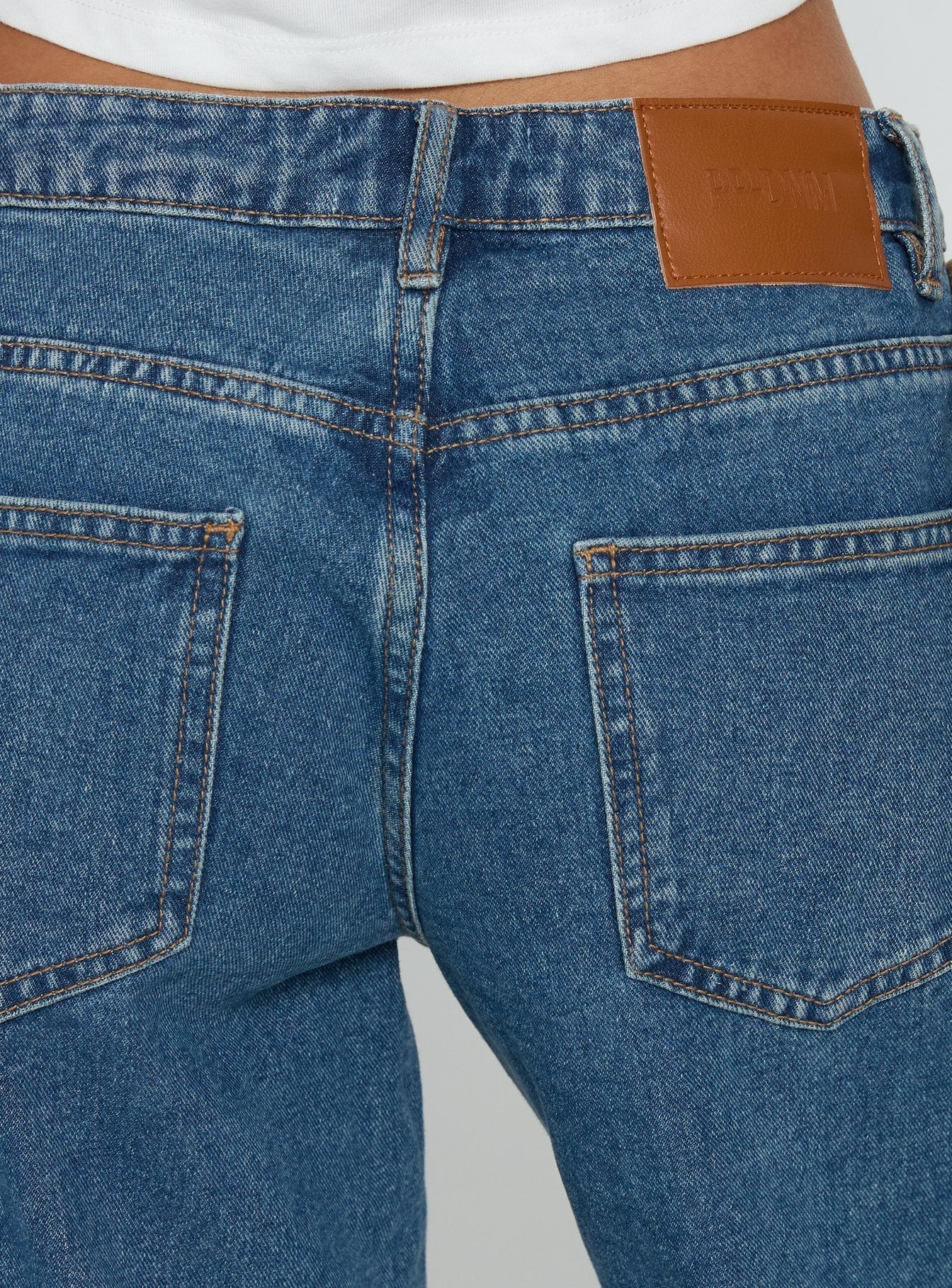 Ramos Low Rise Wide Leg Jeans Mid Blue Wash - Image 7