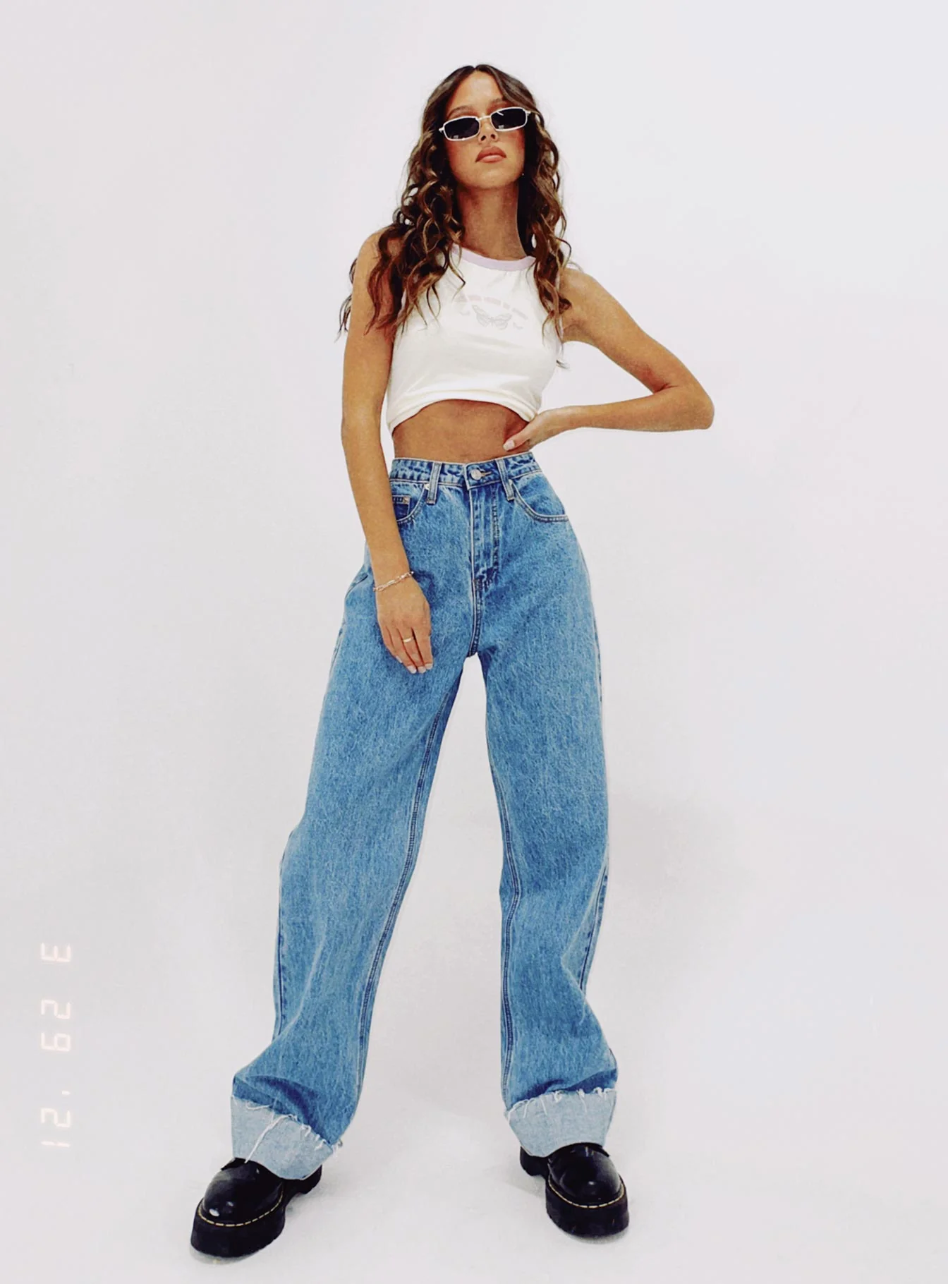 Ollie Mid Rise Straight Leg Jeans Mid Wash Denim - Image 7