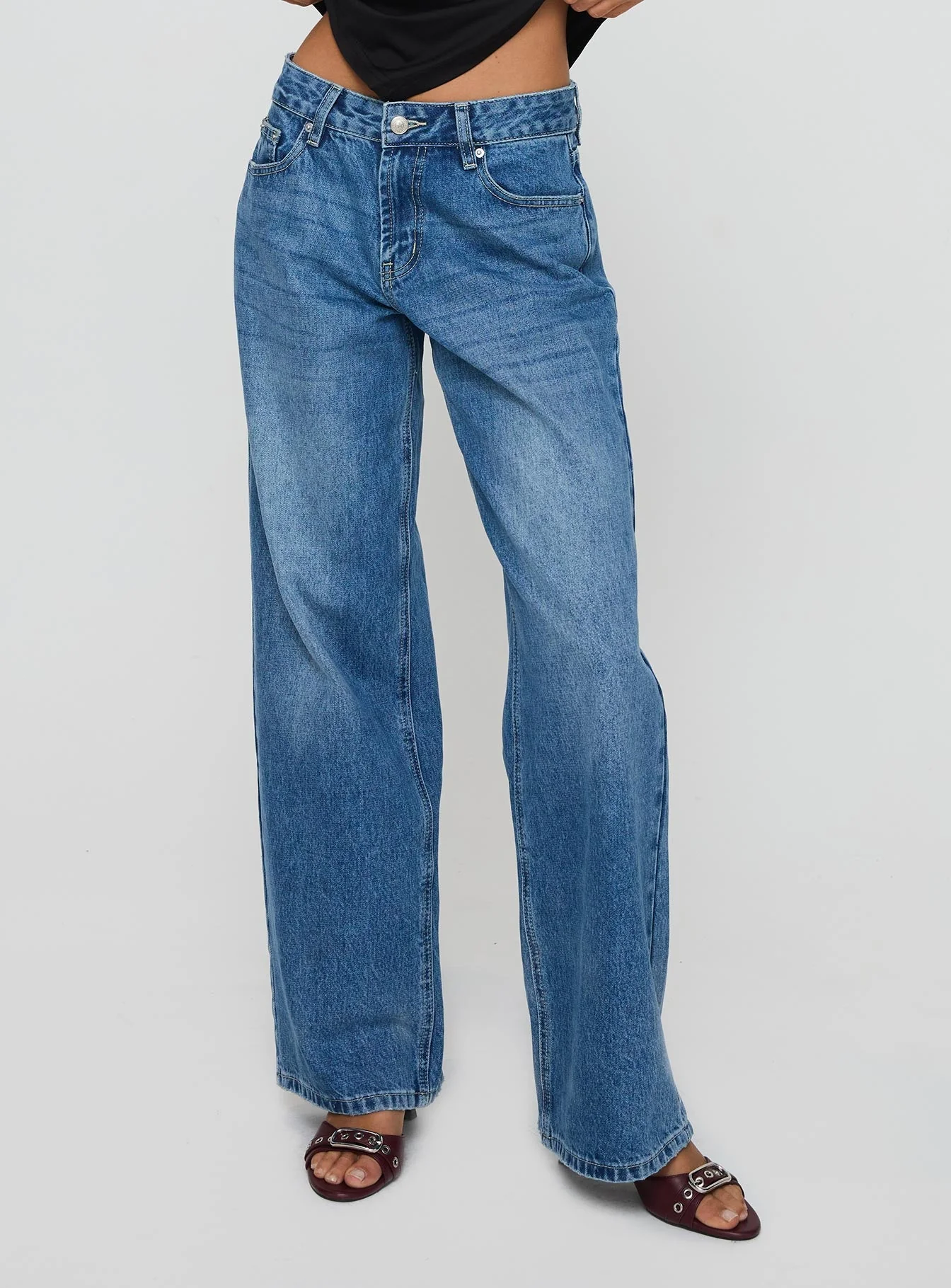 Serenitia Mid Rise Relaxed Jeans Mid Blue Wash Petite - Image 2