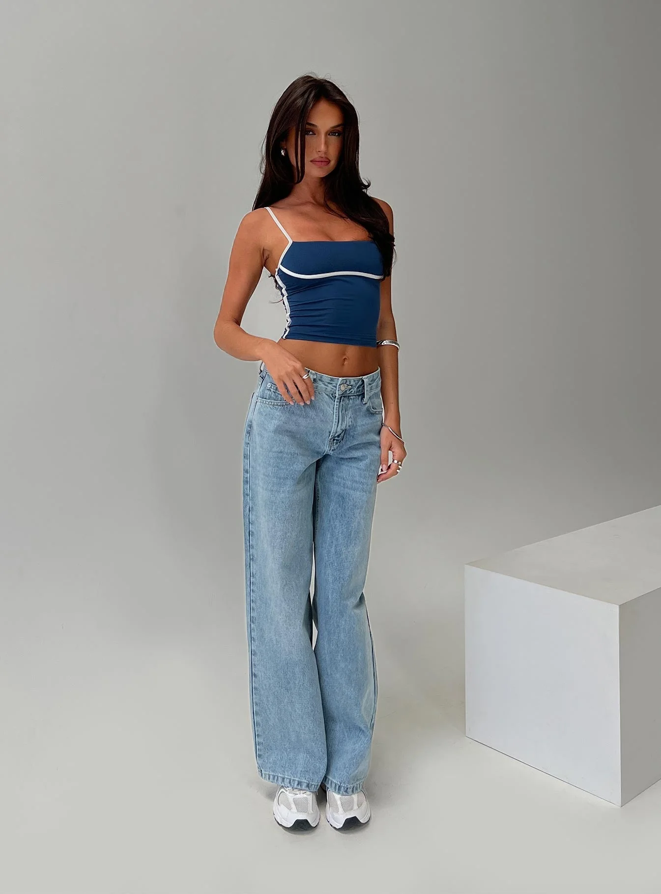 Serenitia Mid Rise Straight Leg Jeans Light Wash Tall - Image 8