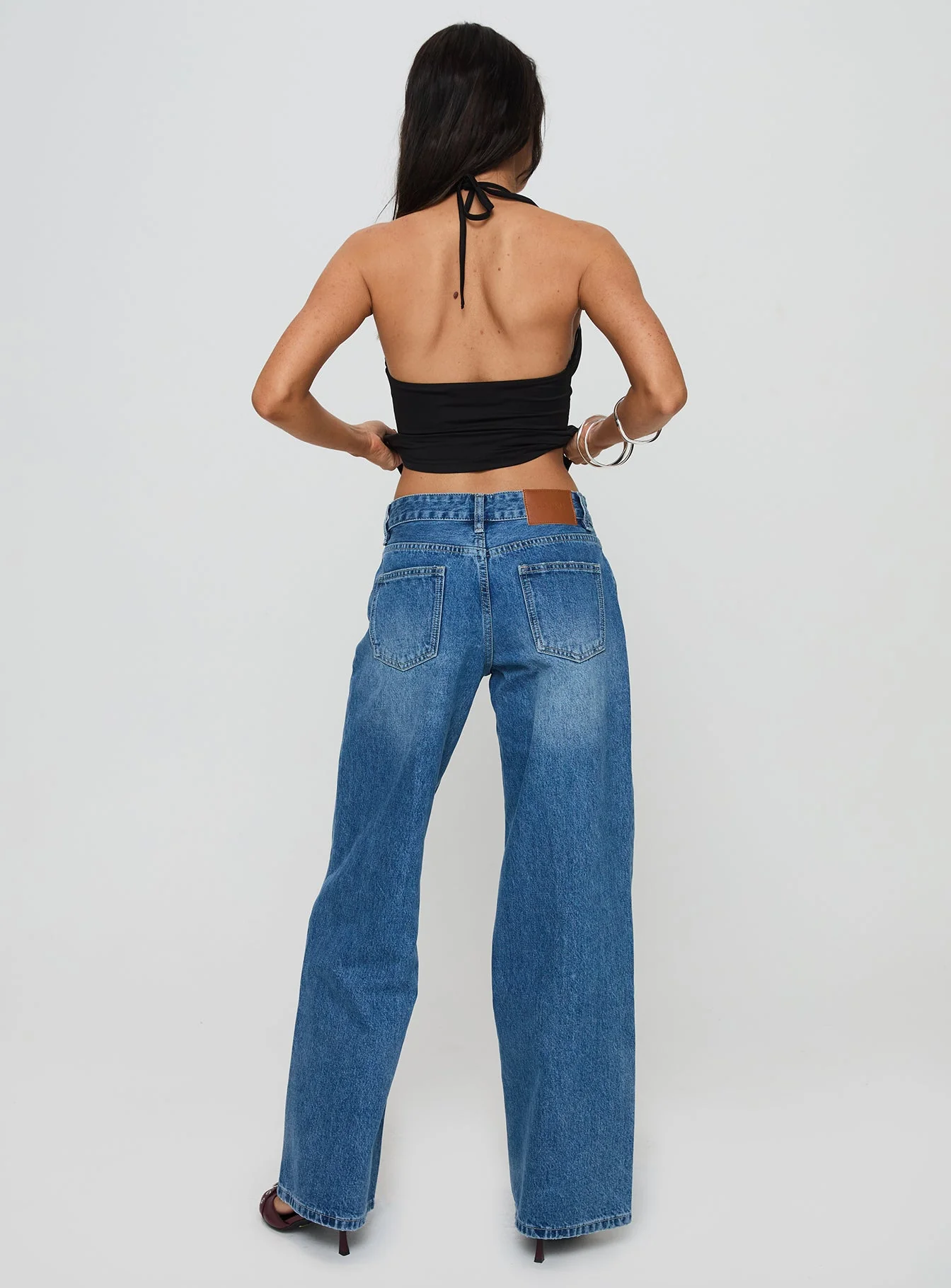 Serenitia Mid Rise Relaxed Jeans Mid Blue Wash - Image 4