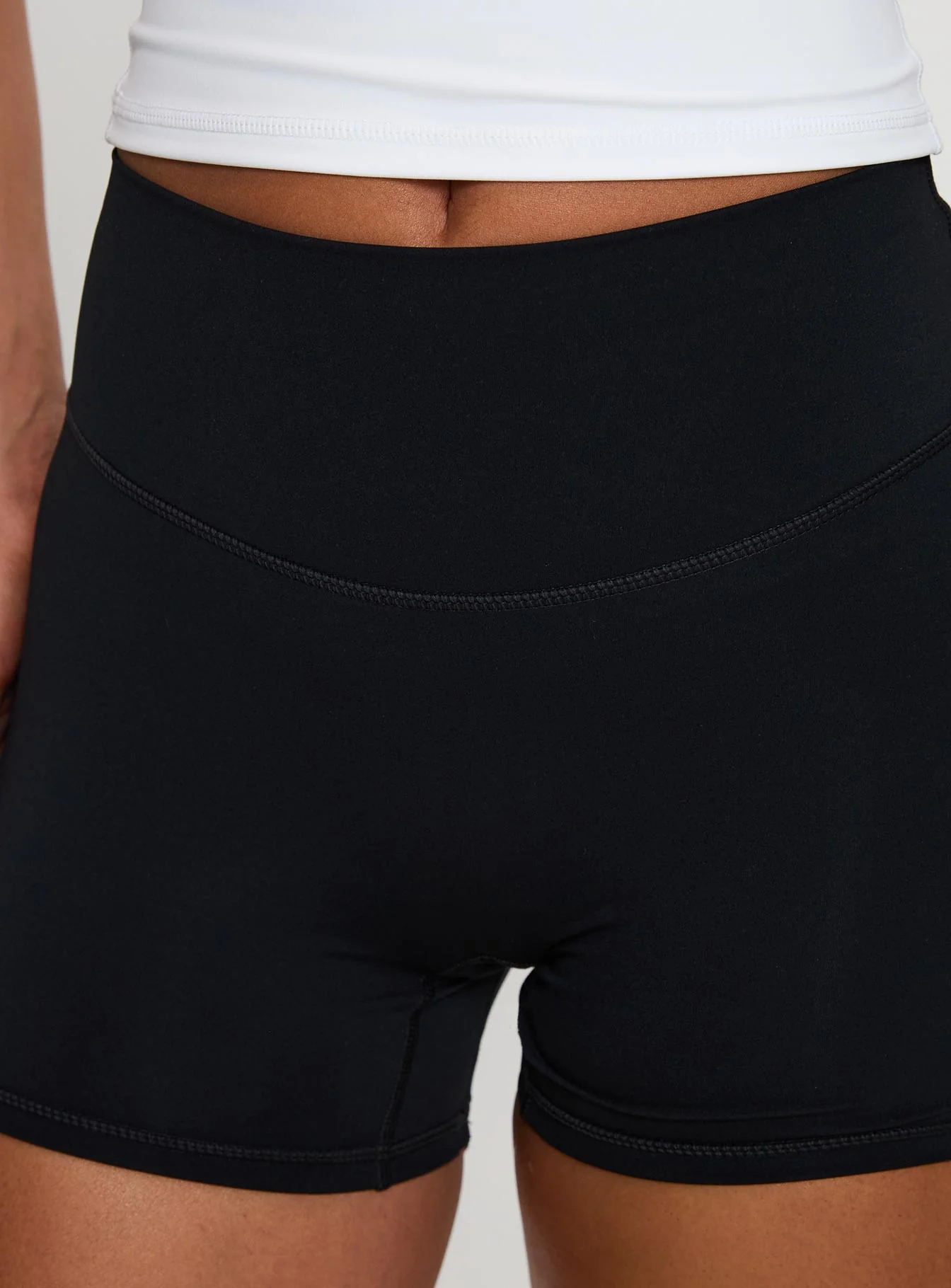 Touchdown Active Contour Short Black - Image 6