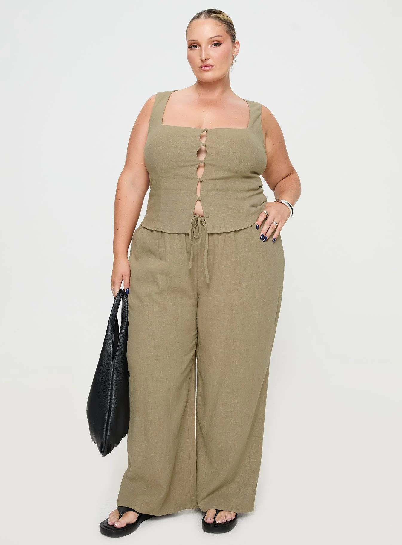 Zenda Linen Blend Top Olive Curve - Image 3